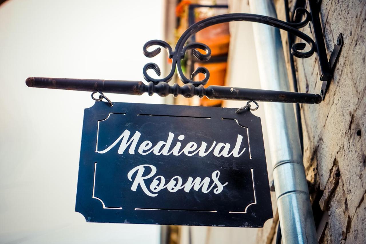 Medieval Rooms Гирокастра Экстерьер фото